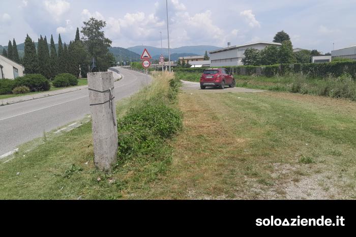 Vendita Fabbricati industriali - Capannoni CAPANNONE COMMERCIALE ARTIGIANALE a Pordenone (PN)